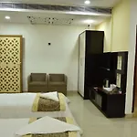 Hotel Sarweshwary