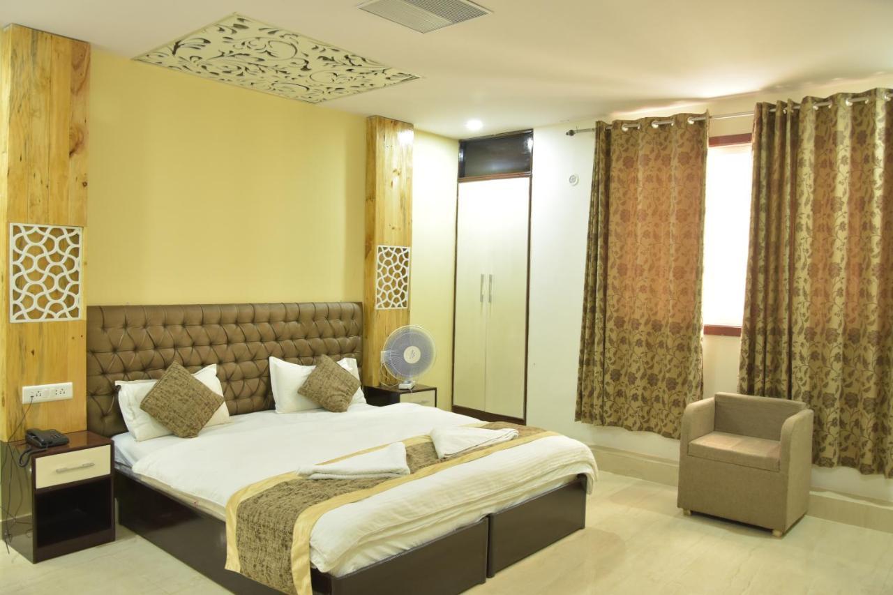 Hotel Sarweshwary Varanasi